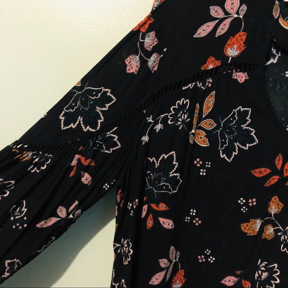 Maurice’s plus size black floral top - Picture 6 of 7